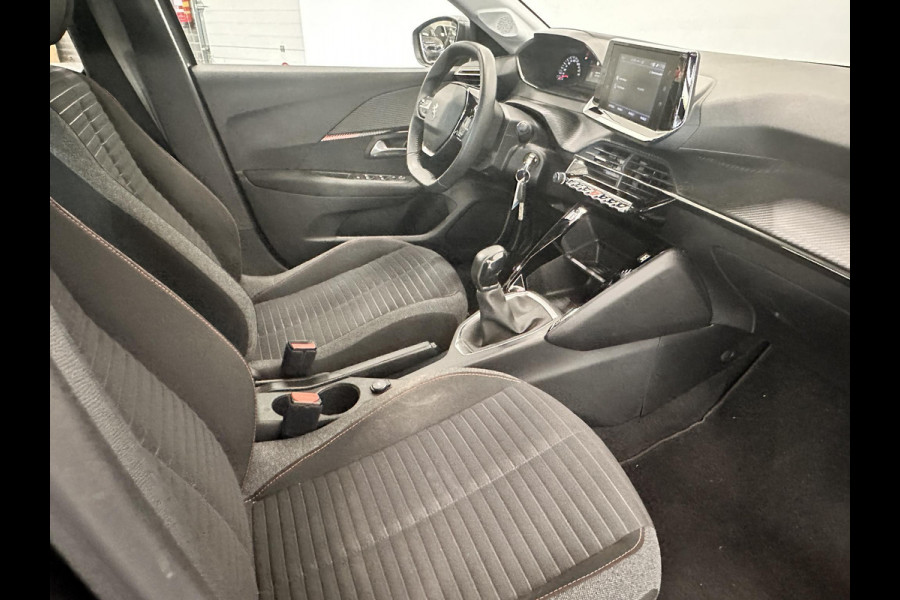 Peugeot 208 1.2 PureTech Active Pack Airco Navi Carplay PDC Achter Full LED Cruise Control 16" LM Velgen Distributieriem reeds vervangen!