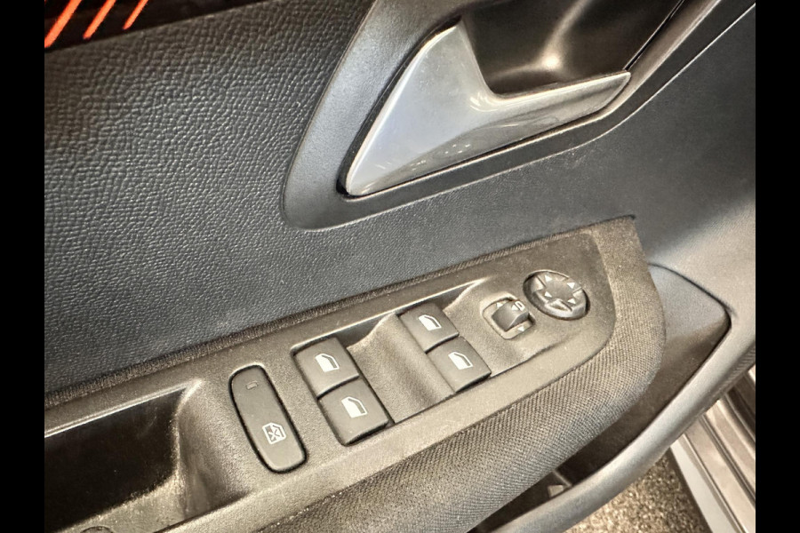 Peugeot 208 1.2 PureTech Active Pack Airco Navi Carplay PDC Achter Full LED Cruise Control 16" LM Velgen Distributieriem reeds vervangen!