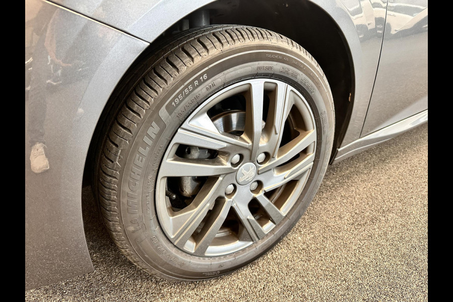 Peugeot 208 1.2 PureTech Active Pack Airco Navi Carplay PDC Achter Full LED Cruise Control 16" LM Velgen Distributieriem reeds vervangen!