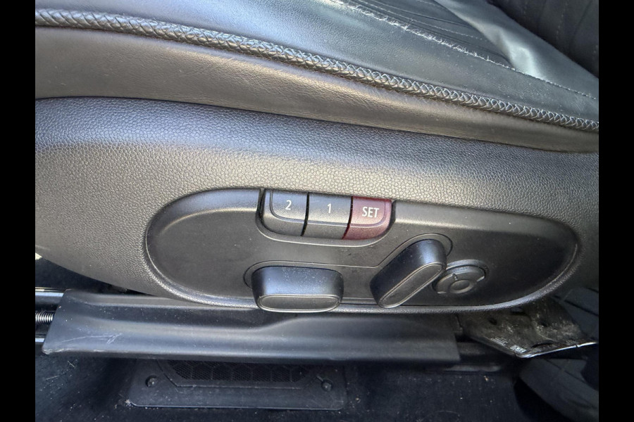 MINI Countryman 1.5 Cooper S E ALL4 Chili | Panoramadak | Camera | Head-Up Display | Harmon Kardon | Navigatie | Elektrische Achterklep |