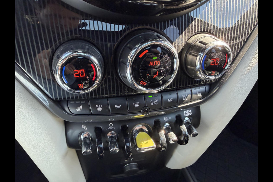 MINI Countryman 1.5 Cooper S E ALL4 Chili | Panoramadak | Camera | Head-Up Display | Harmon Kardon | Navigatie | Elektrische Achterklep |