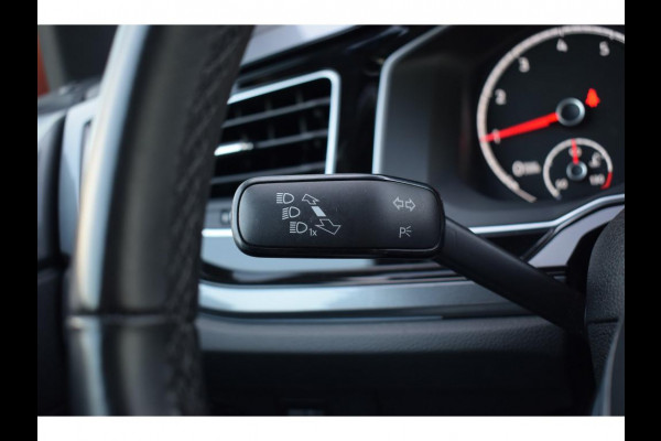 Volkswagen Polo 1.0 TSI Highline Business R | R-Line | Apple CarPlay | Half Leer | Sportstoelen