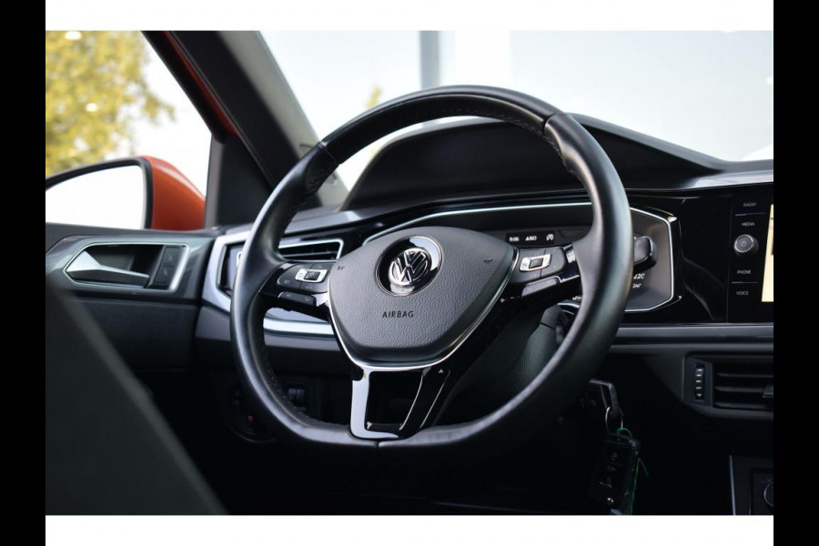 Volkswagen Polo 1.0 TSI Highline Business R | R-Line | Apple CarPlay | Half Leer | Sportstoelen