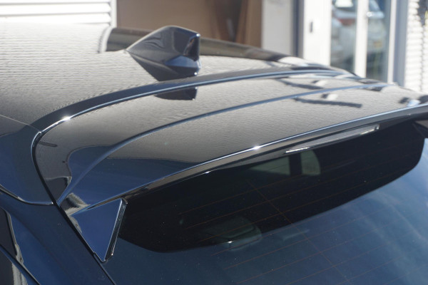 Opel Corsa 1.2 Turbo Ultimate Alcantara | Massage | All Weather banden | Winter pack | Parkpilots/Camera 180° | Keyless |