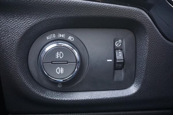 Opel Corsa 1.2 Turbo Ultimate Alcantara | Massage | All Weather banden | Winter pack | Parkpilots/Camera 180° | Keyless |