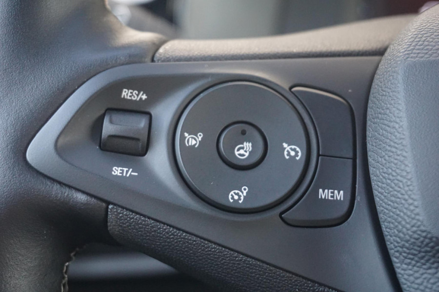 Opel Corsa 1.2 Turbo Ultimate Alcantara | Massage | All Weather banden | Winter pack | Parkpilots/Camera 180° | Keyless |