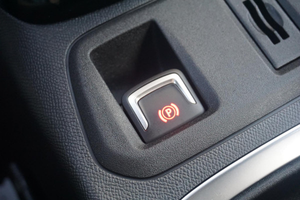 Opel Corsa 1.2 Turbo Ultimate Alcantara | Massage | All Weather banden | Winter pack | Parkpilots/Camera 180° | Keyless |