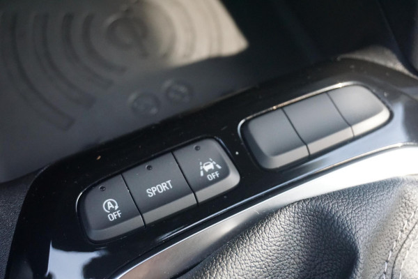 Opel Corsa 1.2 Turbo Ultimate Alcantara | Massage | All Weather banden | Winter pack | Parkpilots/Camera 180° | Keyless |