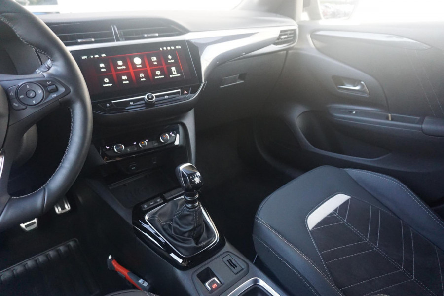 Opel Corsa 1.2 Turbo Ultimate Alcantara | Massage | All Weather banden | Winter pack | Parkpilots/Camera 180° | Keyless |