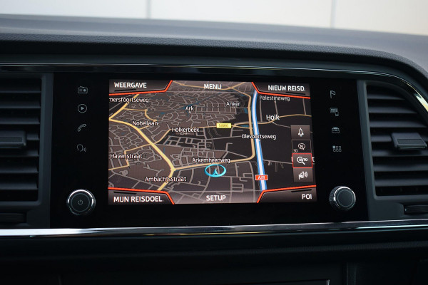 Seat Ateca 1.0 EcoTSI Style Business Intense | Trekhaak | Apple CarPlay | Camera | Climate