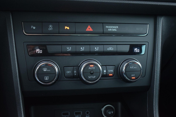 Seat Ateca 1.0 EcoTSI Style Business Intense | Trekhaak | Apple CarPlay | Camera | Climate