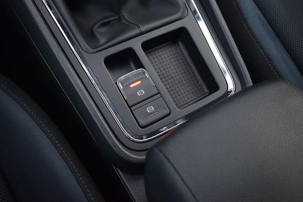 Seat Ateca 1.0 EcoTSI Style Business Intense | Trekhaak | Apple CarPlay | Camera | Climate