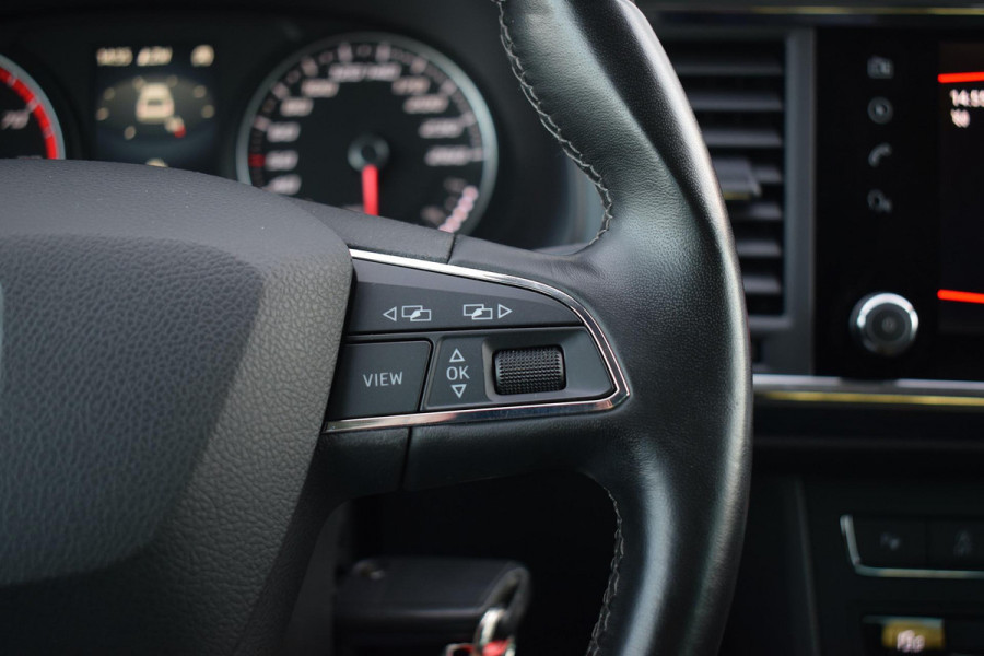 Seat Ateca 1.0 EcoTSI Style Business Intense | Trekhaak | Apple CarPlay | Camera | Climate