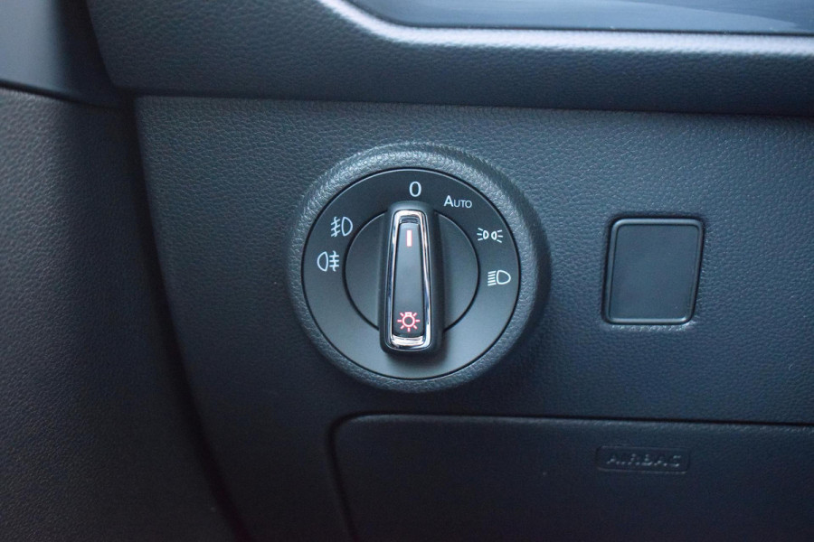 Seat Ateca 1.0 EcoTSI Style Business Intense | Trekhaak | Apple CarPlay | Camera | Climate