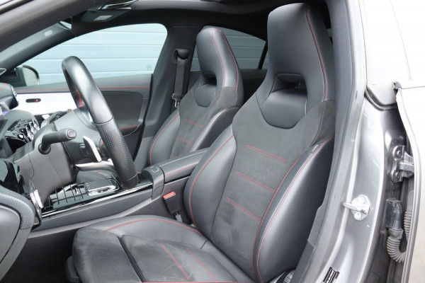 Mercedes-Benz CLA-Klasse 220 4MATIC Sfeerverlichting AMG Pakket Pano