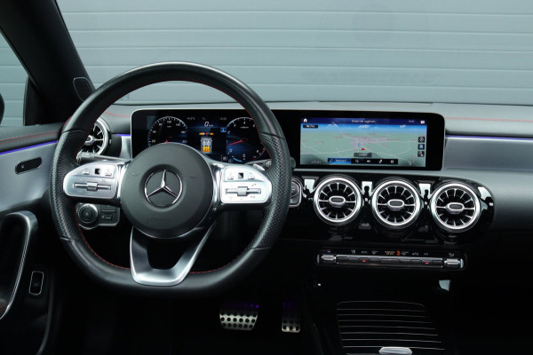Mercedes-Benz CLA-Klasse 220 4MATIC Sfeerverlichting AMG Pakket Pano