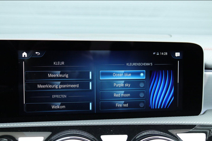 Mercedes-Benz CLA-Klasse 220 4MATIC Sfeerverlichting AMG Pakket Pano