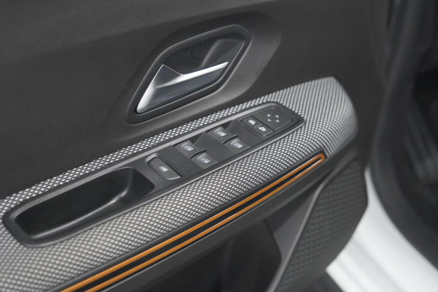 Dacia SANDERO Stepway 1.0 TCe 90 Comfort | Apple Carplay | Parkeersensoren | Cruise Control