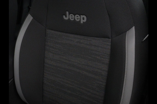 Jeep Avenger Longitude 54 kWh | SOH 93% | Warmtepomp | Carplay | Navigatie | Parkeerhulp | Full LED | Climate control | Cruise control