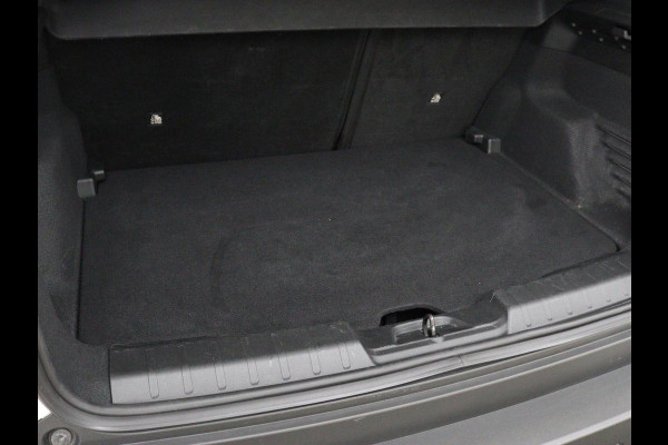 Jeep Avenger Longitude 54 kWh | SOH 93% | Warmtepomp | Carplay | Navigatie | Parkeerhulp | Full LED | Climate control | Cruise control