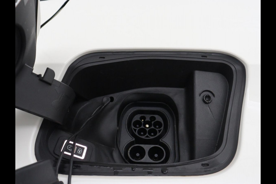 Jeep Avenger Longitude 54 kWh | SOH 93% | Warmtepomp | Carplay | Navigatie | Parkeerhulp | Full LED | Climate control | Cruise control