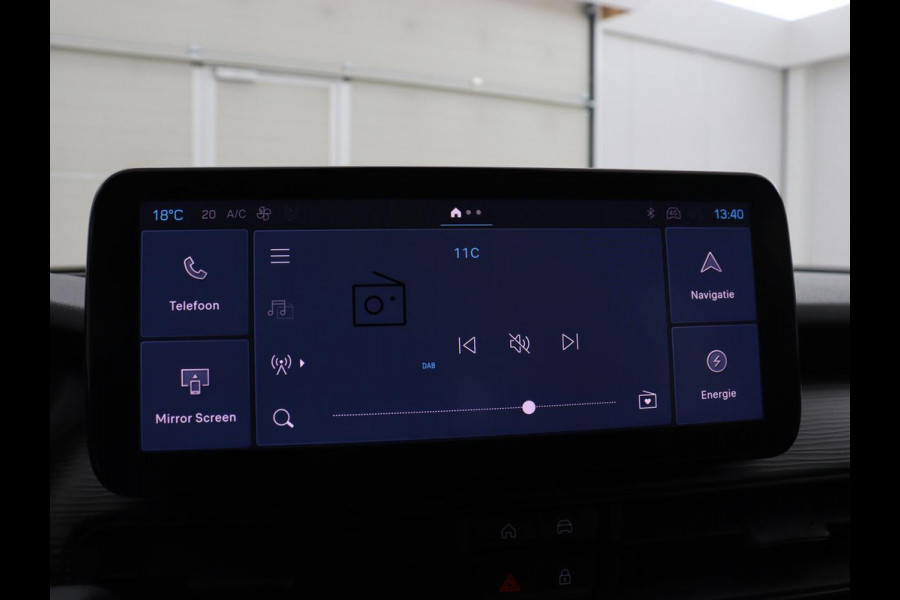 Jeep Avenger Longitude 54 kWh | SOH 93% | Warmtepomp | Carplay | Navigatie | Parkeerhulp | Full LED | Climate control | Cruise control