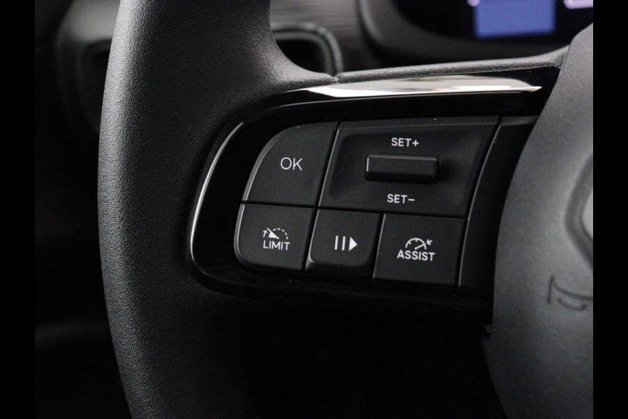 Jeep Avenger Longitude 54 kWh | SOH 93% | Warmtepomp | Carplay | Navigatie | Parkeerhulp | Full LED | Climate control | Cruise control