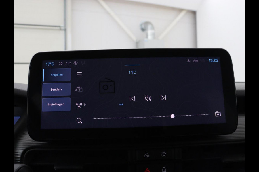 Jeep Avenger Longitude 54 kWh | SOH 93% | Warmtepomp | Carplay | Navigatie | Parkeerhulp | Full LED | Climate control | Cruise control