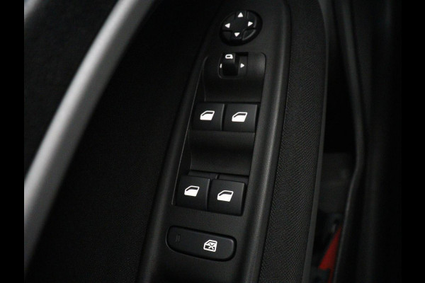 Jeep Avenger Longitude 54 kWh | SOH 93% | Warmtepomp | Carplay | Navigatie | Parkeerhulp | Full LED | Climate control | Cruise control