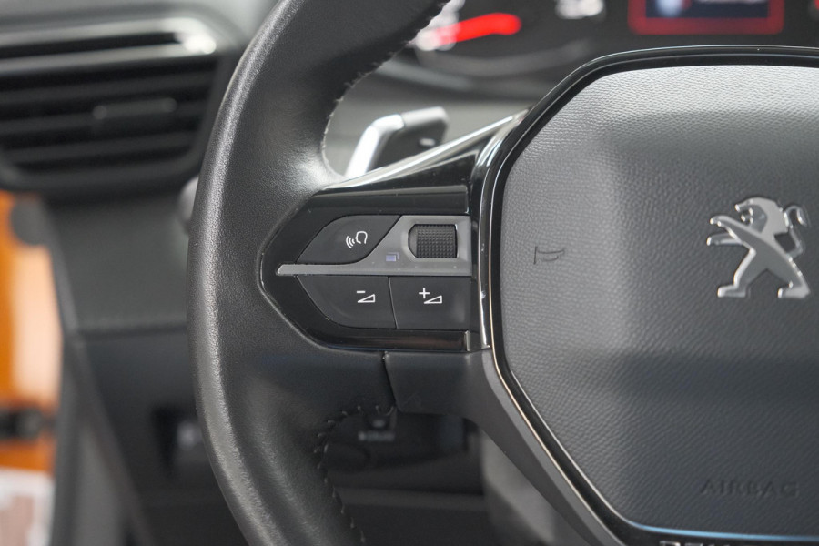 Peugeot 2008 PureTech 130 EAT8 Allure | Allseason Banden | Camera | Navigatie | Parkeersensoren