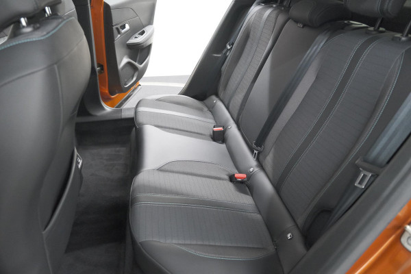 Peugeot 2008 PureTech 130 EAT8 Allure | Allseason Banden | Camera | Navigatie | Parkeersensoren