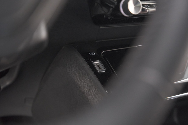 Peugeot 2008 PureTech 130 EAT8 Allure | Allseason Banden | Camera | Navigatie | Parkeersensoren