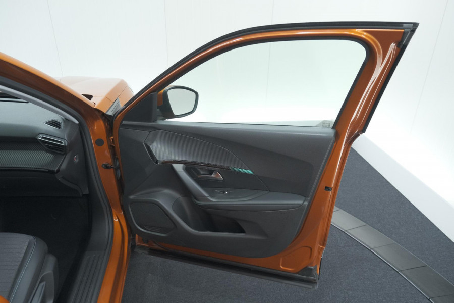 Peugeot 2008 PureTech 130 EAT8 Allure | Allseason Banden | Camera | Navigatie | Parkeersensoren