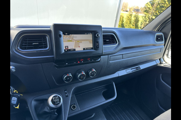 Renault Master T35 2.3 dCi 135 PK / L2H2 / 1e EIG. / TREKHAAK / 2x SCHUIFDEUR / CAMERA / AIRCO / CRUISE / BLIND SPOT