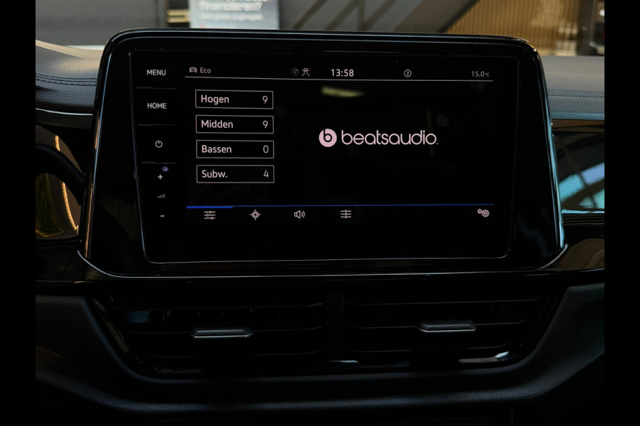 Volkswagen T-Roc GERESERVEERD! 1.5 TSI R-Line Business+ 3x R-LINE|PANO|VIRTUAL|KEYLESS|IQLIGHT|SFEERVERLICHTING|GARANTIE|