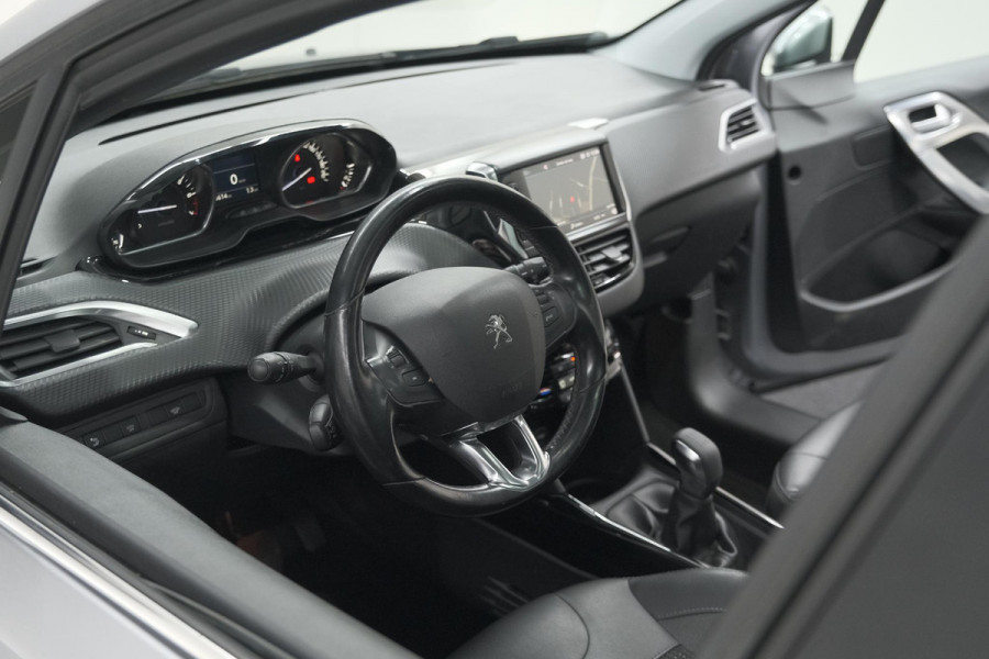 Peugeot 2008 PureTech 110 Allure | Panoramadak | Apple Carplay | Navigatie | Parkeersensoren