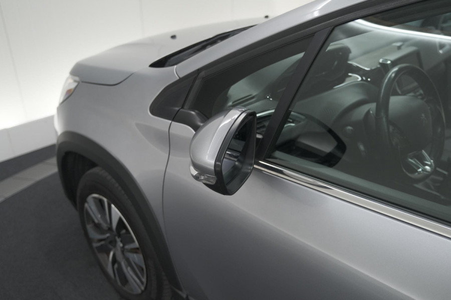 Peugeot 2008 PureTech 110 Allure | Panoramadak | Apple Carplay | Navigatie | Parkeersensoren