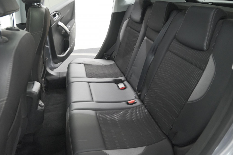 Peugeot 2008 PureTech 110 Allure | Panoramadak | Apple Carplay | Navigatie | Parkeersensoren