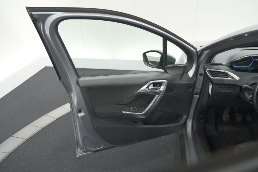 Peugeot 2008 PureTech 110 Allure | Panoramadak | Apple Carplay | Navigatie | Parkeersensoren