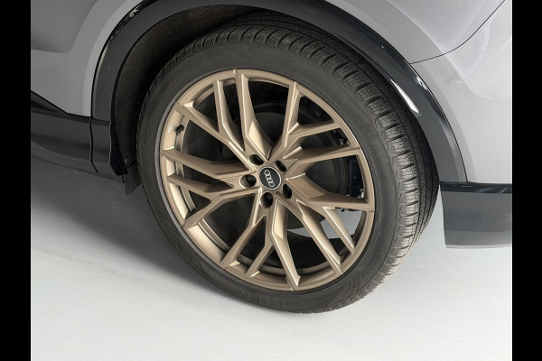 Audi Q4 e-tron 40 Launch edition S Competition 77 kWh Pan /Dak - Head Up - Trekhaak