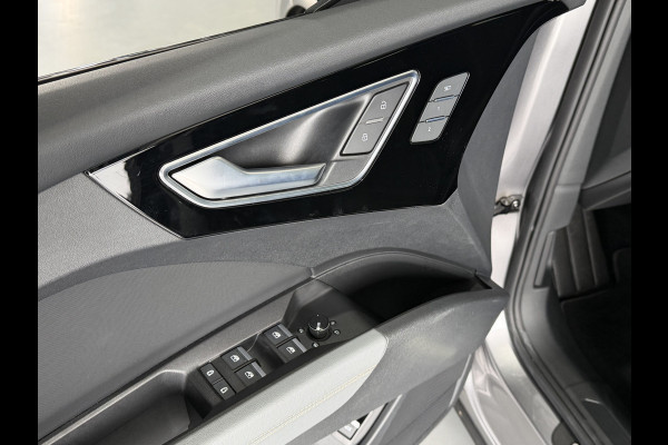 Audi Q4 e-tron 40 Launch edition S Competition 77 kWh Pan /Dak - Head Up - Trekhaak