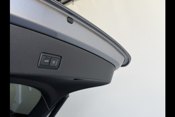 Audi Q4 e-tron 40 Launch edition S Competition 77 kWh Pan /Dak - Head Up - Trekhaak