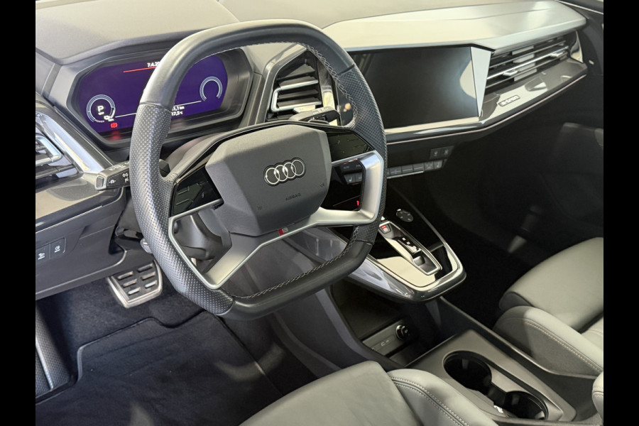Audi Q4 e-tron 40 Launch edition S Competition 77 kWh Pan /Dak - Head Up - Trekhaak