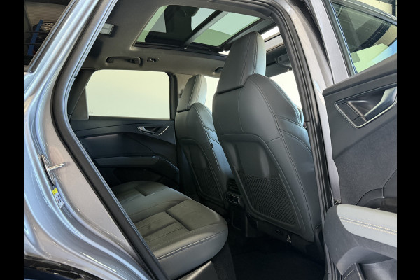 Audi Q4 e-tron 40 Launch edition S Competition 77 kWh Pan /Dak - Head Up - Trekhaak