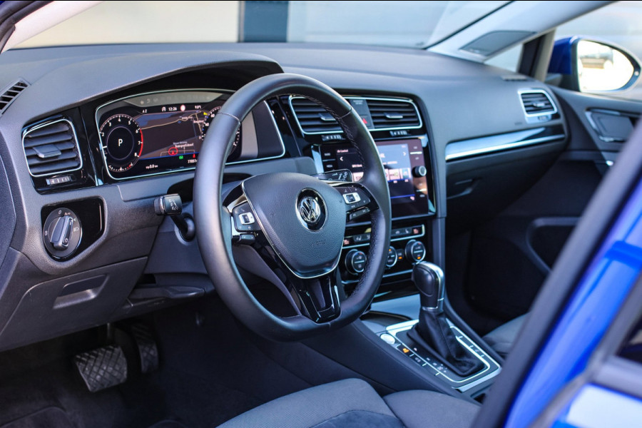 Volkswagen Golf 1.5 TSI R-Line *Pano*Dynaudio*DCC*Camera*Massage*Virtual*DSG*