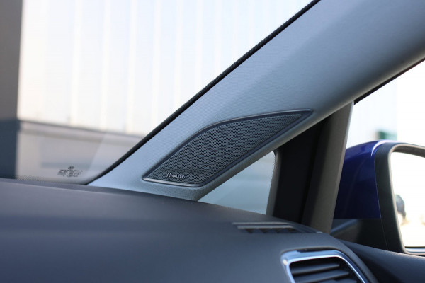 Volkswagen Golf 1.5 TSI R-Line *Pano*Dynaudio*DCC*Camera*Massage*Virtual*DSG*