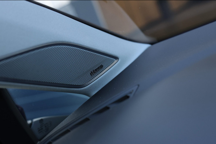 Volkswagen Golf 1.5 TSI R-Line *Pano*Dynaudio*DCC*Camera*Massage*Virtual*DSG*