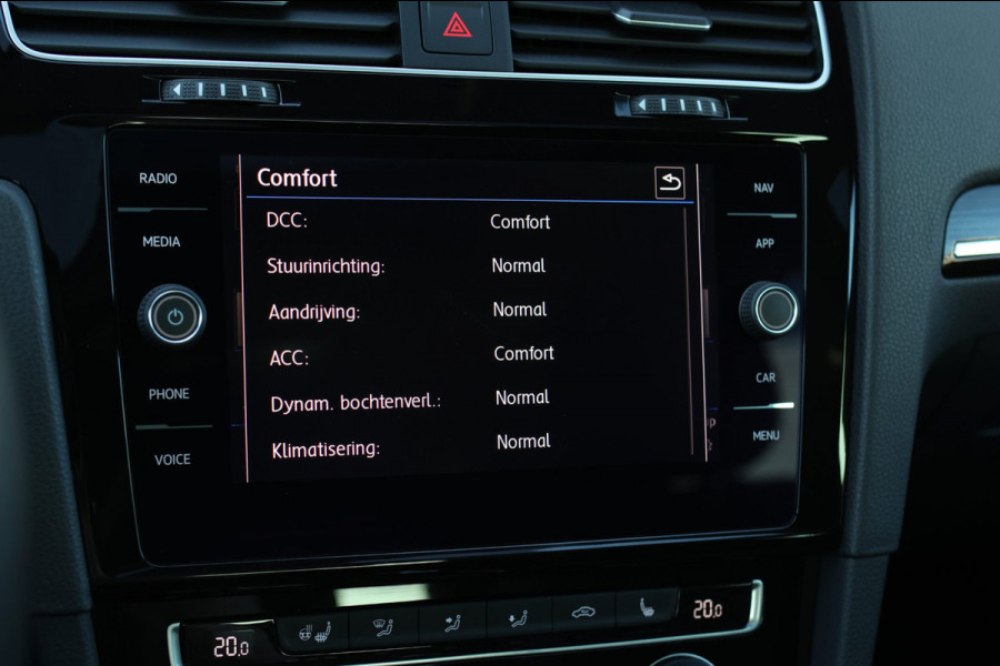 Volkswagen Golf 1.5 TSI R-Line *Pano*Dynaudio*DCC*Camera*Massage*Virtual*DSG*