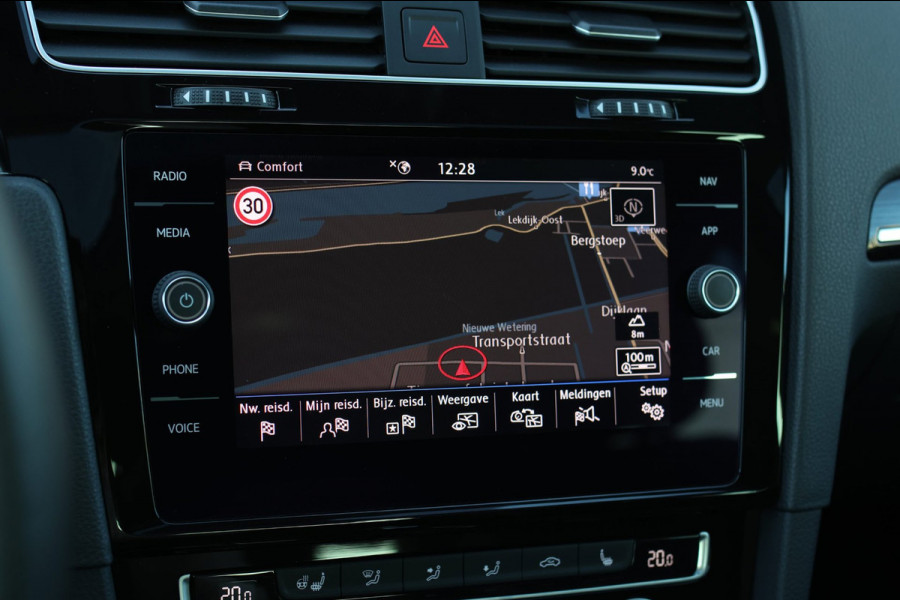 Volkswagen Golf 1.5 TSI R-Line *Pano*Dynaudio*DCC*Camera*Massage*Virtual*DSG*