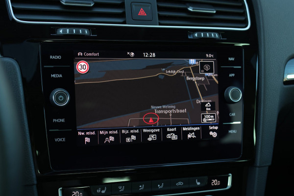 Volkswagen Golf 1.5 TSI R-Line *Pano*Dynaudio*DCC*Camera*Massage*Virtual*DSG*